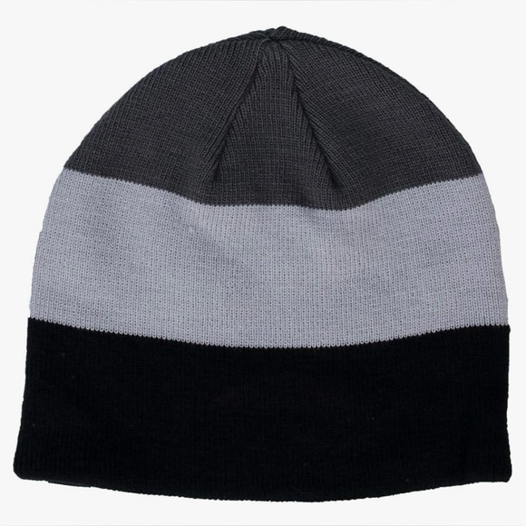 Under Armour Grey/Black Beanie NWT - Picture 2 of 4